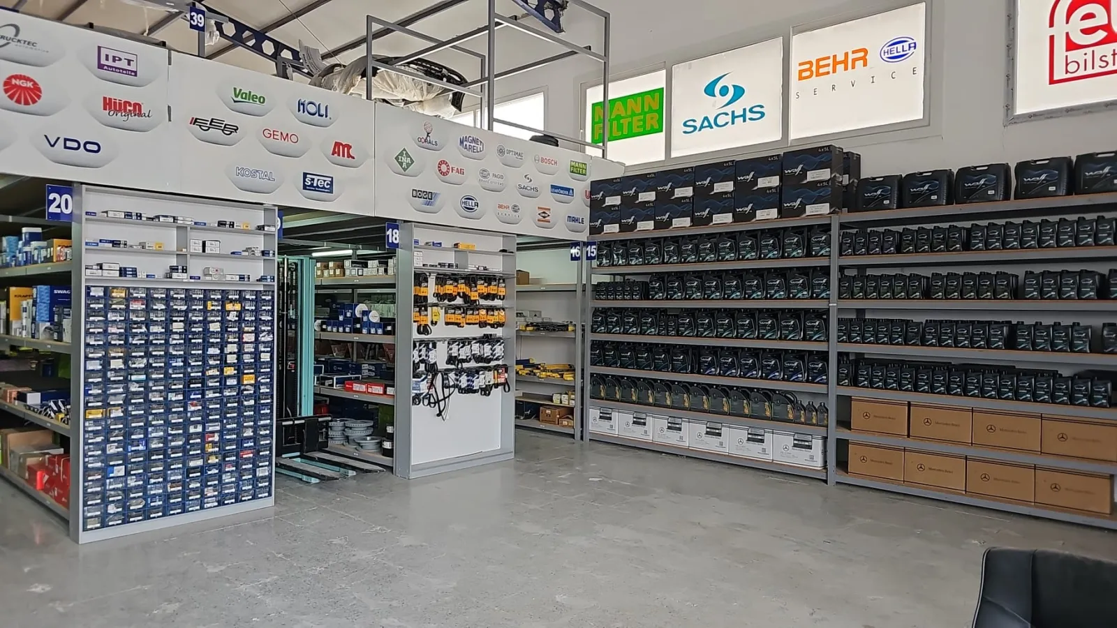 Er Benz parça deposu — Bosch, Valeo, MANN, SACHS gibi markaların raf düzeni